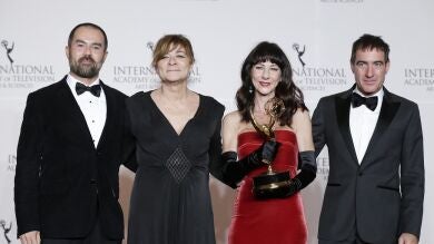 Sonia Martínez, con Carlos Alsina en 'Más de uno' tras recibir el Emmy Internacional por 'La Casa de Papel': 