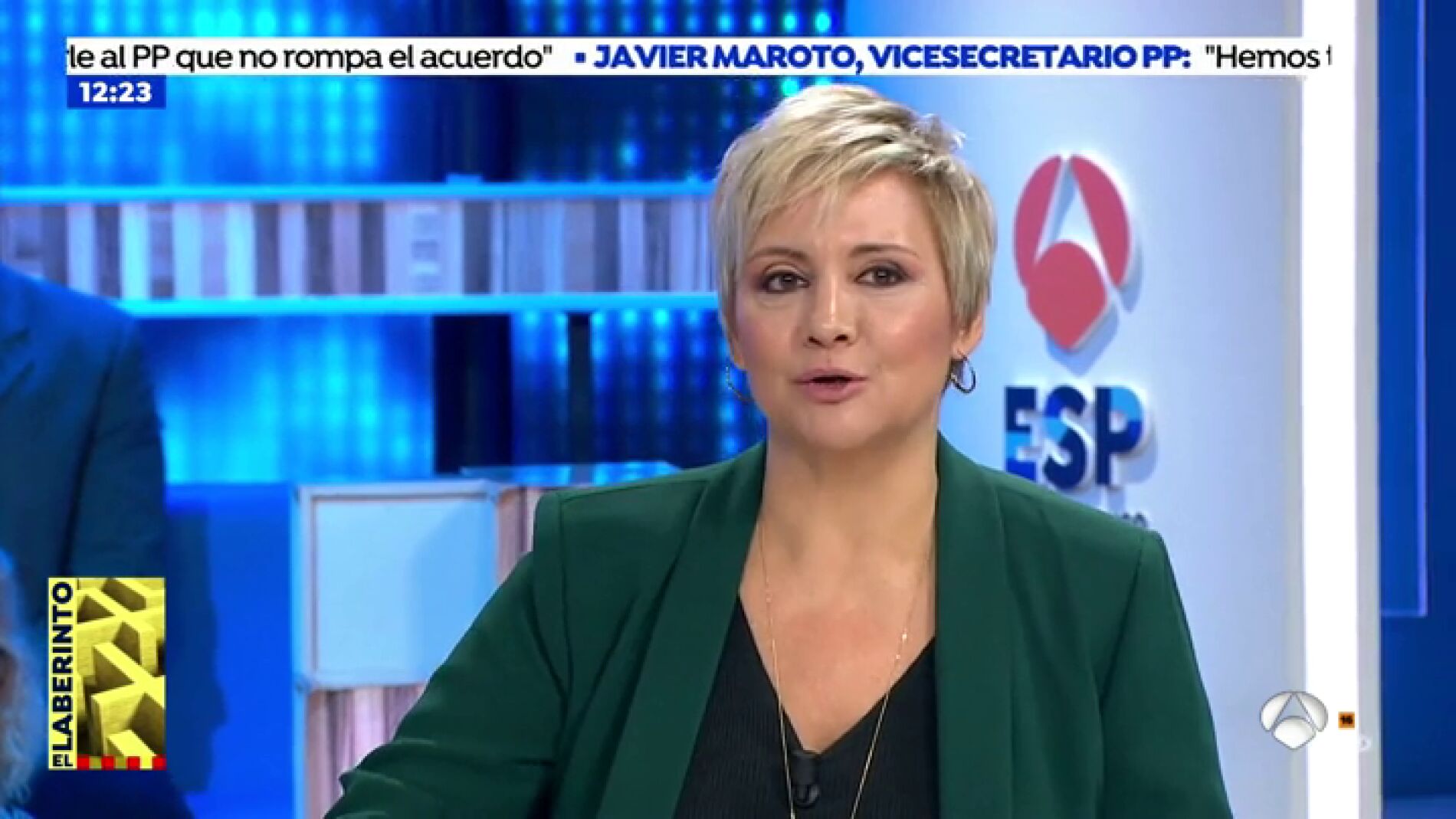 Gloria Serra aguanta en directo una bater&iacute;a de insultos: "Enga&ntilde;as a la gente, mentirosa, c&iacute;nica"