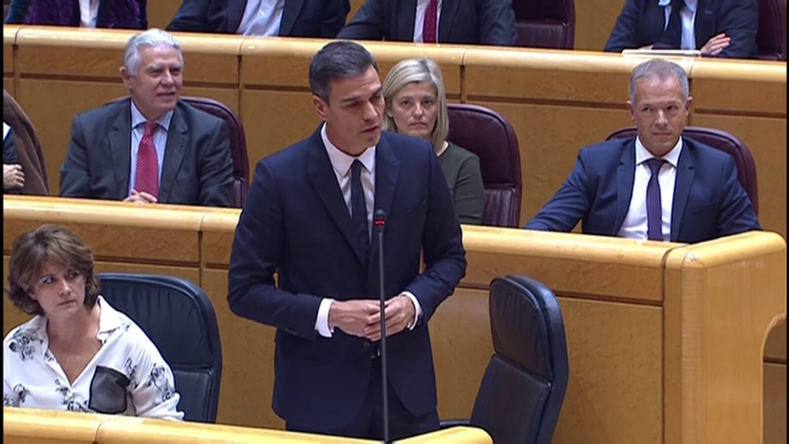 Sánchez exige a Cosidó que dimita y critica 