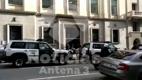 La Guardia Civil registra la Autoridad Catalana de la Competencia por el caso 3% La Guardia Civil registra la Autoridad Catalana de la Competencia por el caso 3%