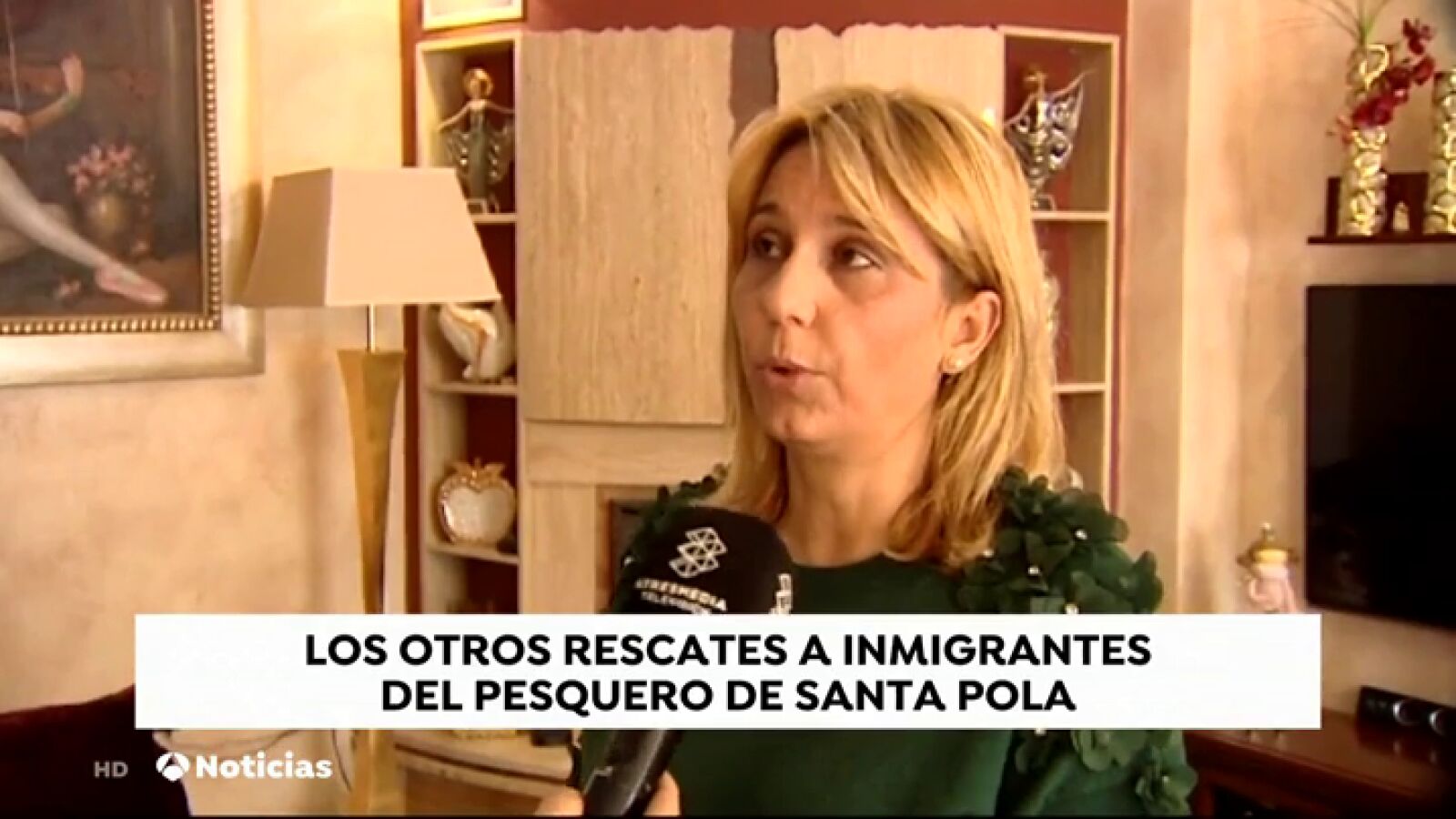 La mujer de unos de los rescatados del barco de Santa Pola: 