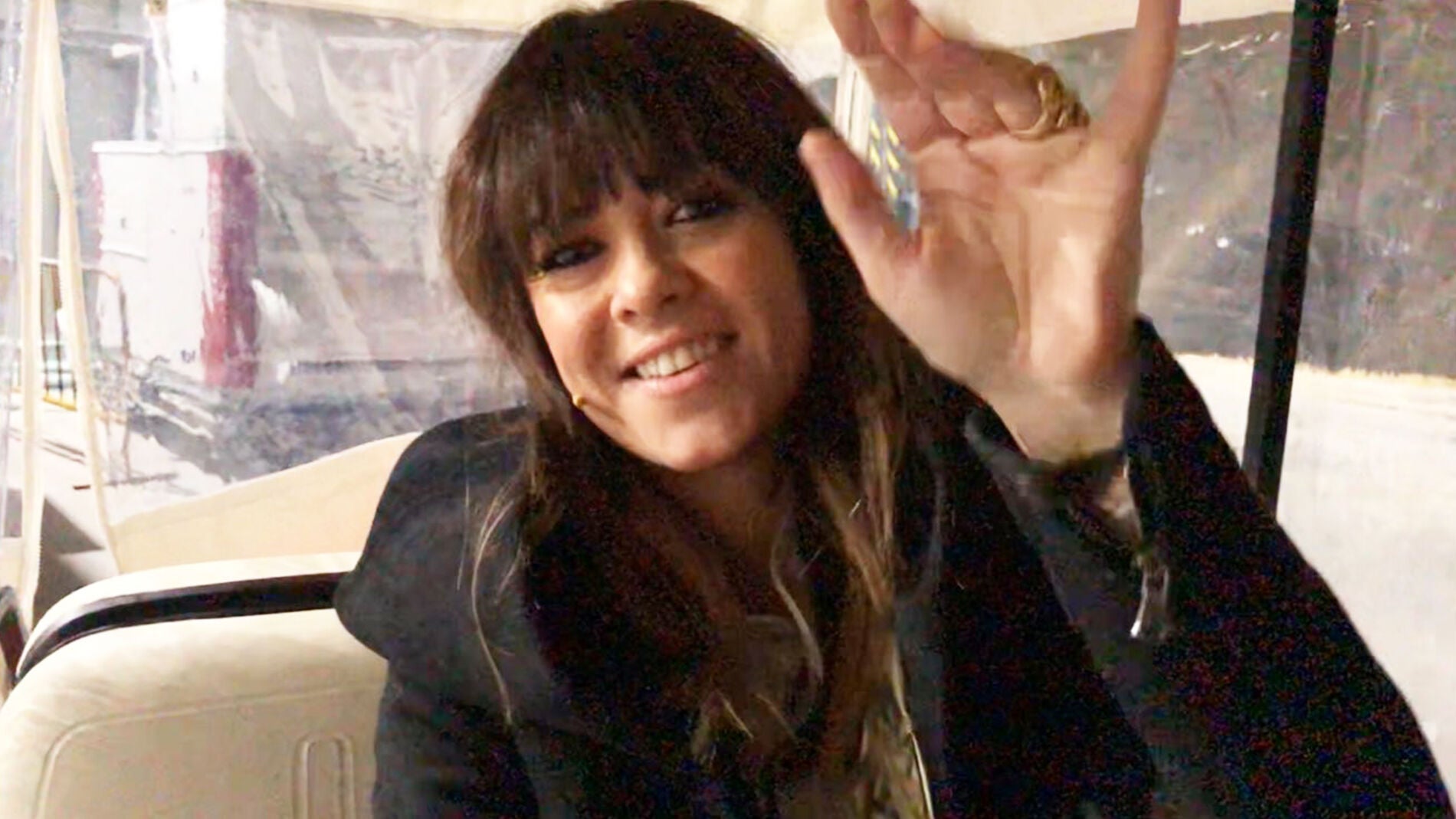 Acompa&ntilde;amos a Vanesa Mart&iacute;n al plat&oacute; de 'La Voz Kids' sobre ruedas