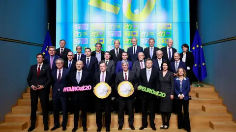 Los ministros de Finanzas de la Eurozona posan para una fotografía Los ministros de Finanzas de la Eurozona posan para una fotografía
