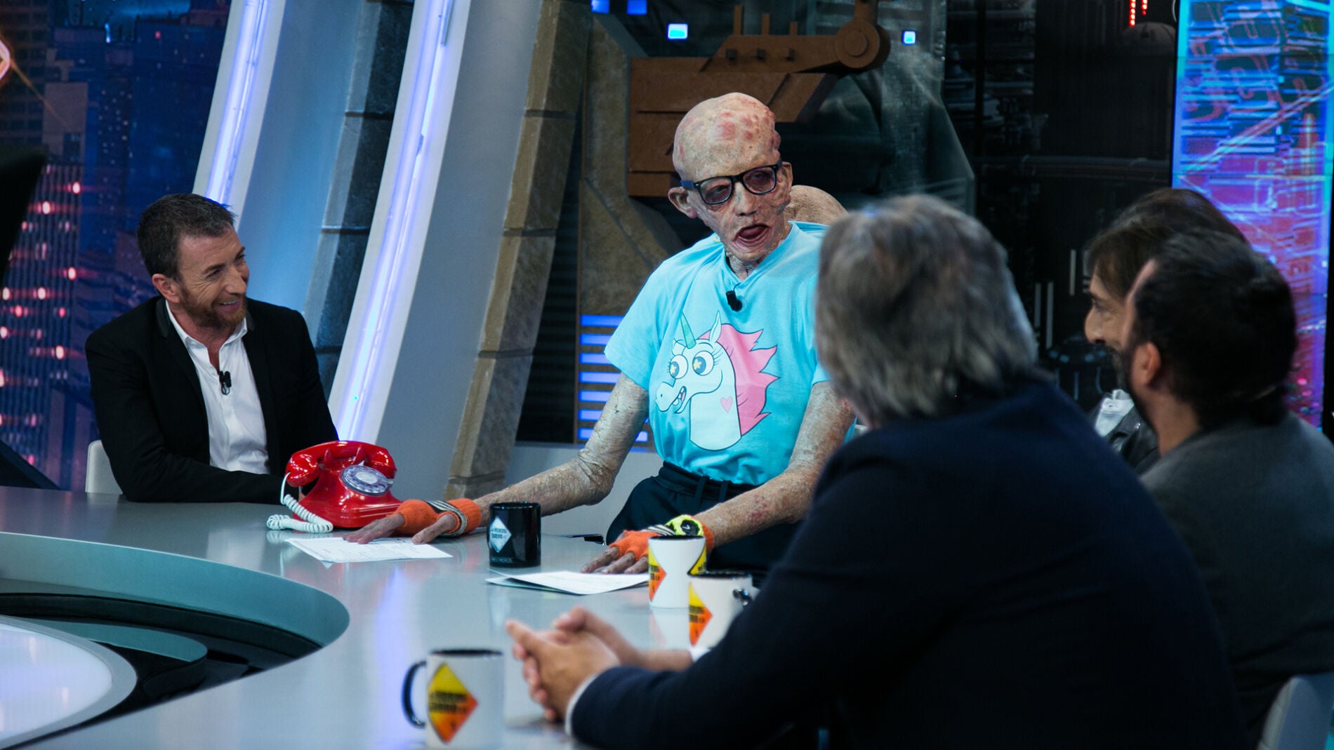 V&Iacute;DEO: Gresky le quita el puesto de presentador a Pablo Motos en 'El Hormiguero 3.0'