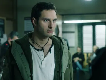 Javier descubre que Maite tendrá un hijo de su hermano Jon Javier descubre que Maite tendrá un hijo de su hermano Jon