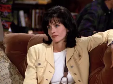 Courteney Cox como Mónica Geller en 'Friends' Courteney Cox como Mónica Geller en 'Friends'