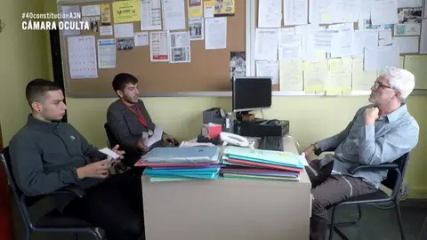 ¿Y si volviera la 'mili'? El jefe de estudios de un instituto se lo comunica a sus alumnos y la reacción ha sido grabada ¿Y si volviera la 'mili'? El jefe de estudios de un instituto se lo comunica a sus alumnos y la reacción ha sido grabada