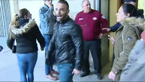 Tensión máxima entre los al cruzarse con el narco acusado del asesinato. Tensión máxima entre los al cruzarse con el narco acusado del asesinato.