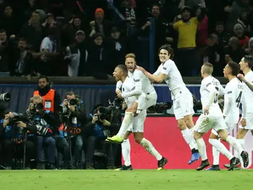 Los jugadores del PSG celebran un gol de Mbappé Los jugadores del PSG celebran un gol de Mbappé