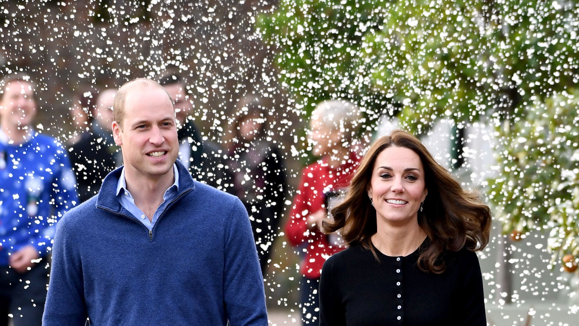 Los Duques de Cambridge acuden a una fiesta navide&ntilde;a en el Palacio de Kensington