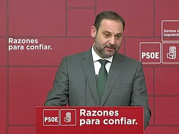 El propio Gobierno matiza a Sánchez: afirma que la propuesta para revisar la inviolabilidad del Rey es sólo una "opinión" del presidente El propio Gobierno matiza a Sánchez: afirma que la propuesta para revisar la inviolabilidad del Rey es sólo una "opinión" del presidente