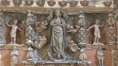 Las termitas se comen un retablo de Virgany en una iglesia en Burgos Las termitas se comen un retablo de Virgany en una iglesia en Burgos