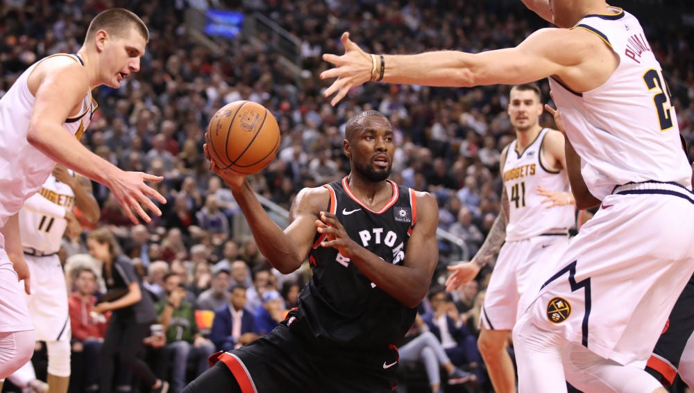 Los Nuggets de Juancho Hernangómez se impusieron a los Raptors de Ibaka