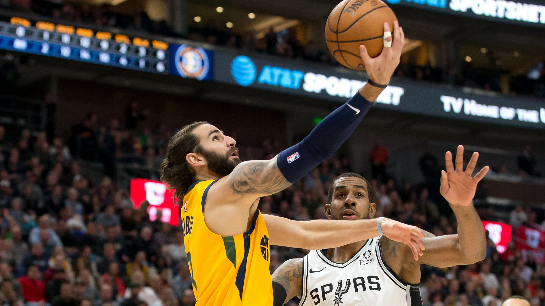 Ricky Rubio realiza una bandeja ante los Spurs Ricky Rubio realiza una bandeja ante los Spurs