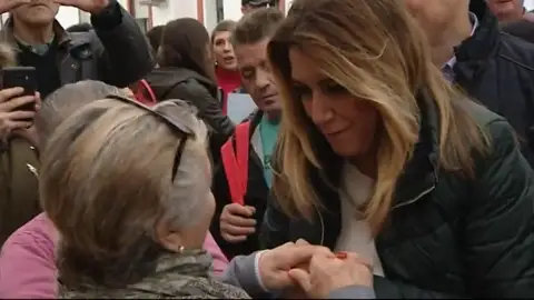 Susana Díaz se quedará en la oposición si no logra alcanzar un pacto: "Si no gobierno me voy a quedar en el Parlamento" Susana Díaz se quedará en la oposición si no logra alcanzar un pacto: "Si no gobierno me voy a quedar en el Parlamento"