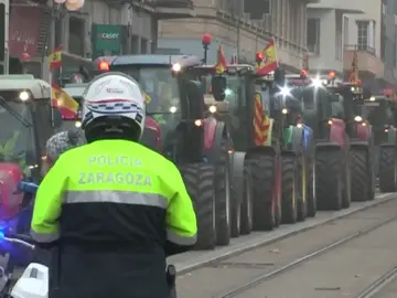 Tractorada contra la subida del gasóleo en Zaragoza Tractorada contra la subida del gasóleo en Zaragoza