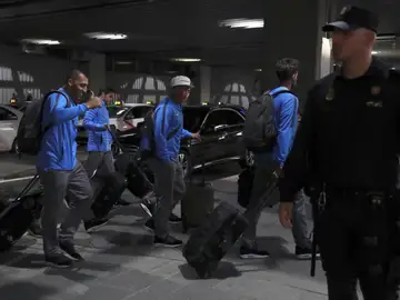 Los jugadores de Boca Juniors, a su llegada a Madrid Los jugadores de Boca Juniors, a su llegada a Madrid