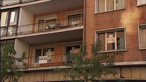 Los españoles pagamos en impuestos un tercio de los ingresos Los españoles pagamos en impuestos un tercio de los ingresos