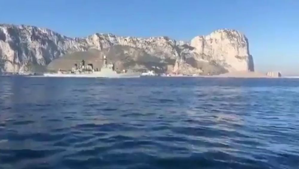 Defensa resta importancia al incidente de la patrullera con el himno frente a Gibraltar: "No sé cuál es la polémica"