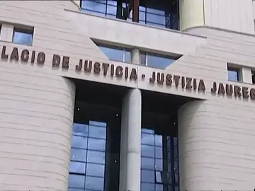 Los políticos apoyan a la víctima de 'La Manada' y piden una reforma de la ley Los políticos apoyan a la víctima de 'La Manada' y piden una reforma de la ley