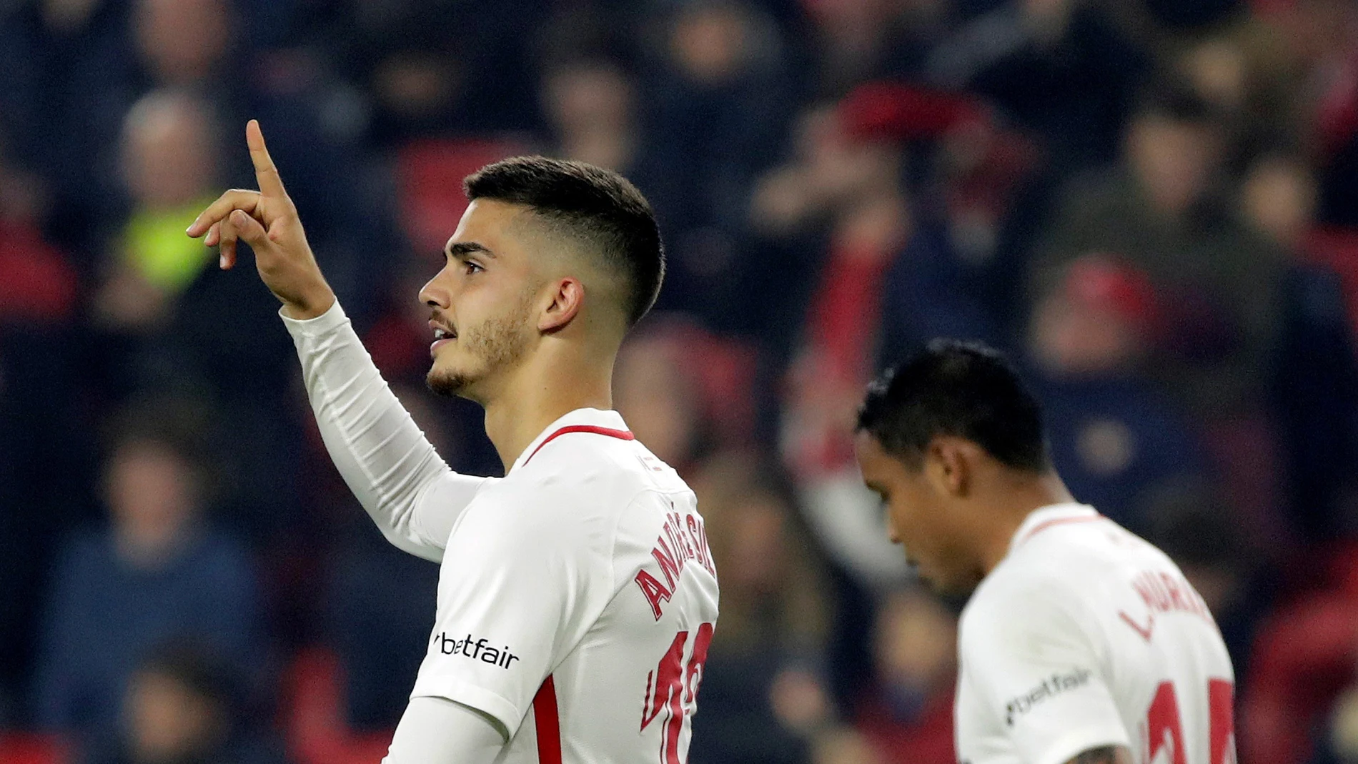 André Silva celebra uno de sus goles con el Sevilla André Silva celebra uno de sus goles con el Sevilla