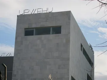 Fachada de la UPV/EHU Fachada de la UPV/EHU