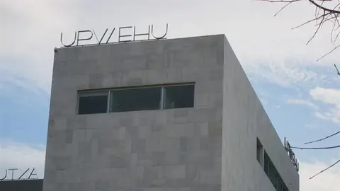 Fachada de la UPV/EHU Fachada de la UPV/EHU