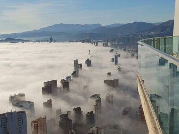 'Tsunami de niebla' en Benidorm