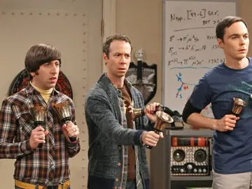 Stuart, Howard y Sheldon en 'The Big Bang Theory' Stuart, Howard y Sheldon en 'The Big Bang Theory'