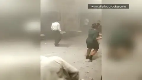 El hermano del novio gasta una broma con un extintor y acaba con su boda El hermano del novio gasta una broma con un extintor y acaba con su boda