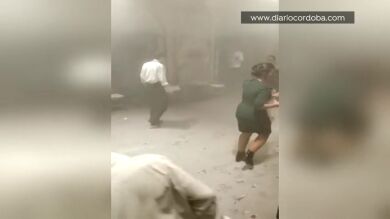 La 'broma' del hermano del novio en una boda: rocía a todos con un extintor y acaba con la fiesta