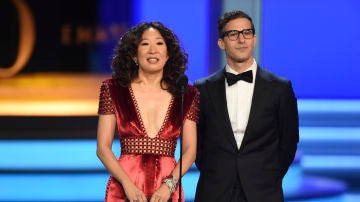 Sandra Oh y Andy Samberg, presentadores de los Globos de Oro 2019 Sandra Oh y Andy Samberg, presentadores de los Globos de Oro 2019