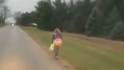 Castigo de un padre a su hija Por hacer bullying