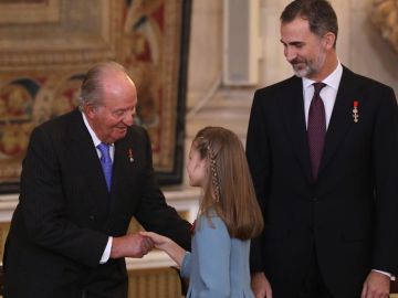 El Rey emérito Juan Carlos I, la princesa de Asturias, Leonor de Borbón, y el Rey Felipe VI