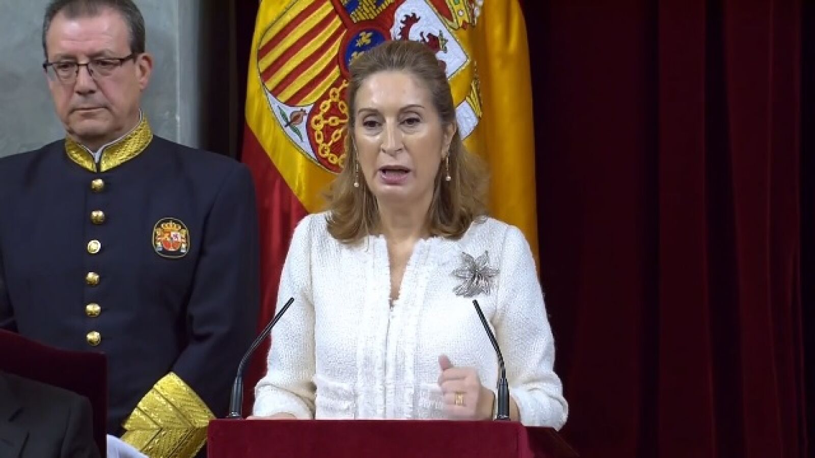 Pastor llama a todos los españoles a renovar el 'Gran Pacto Constitucional': 