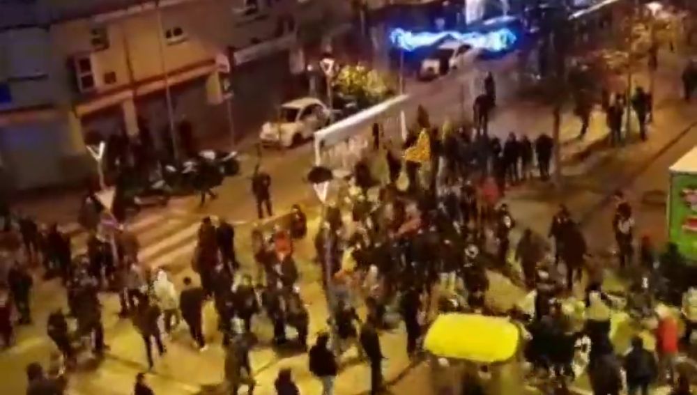 Cinco mossos y dos manifestantes heridos tras las cargas policiales en Terrassa