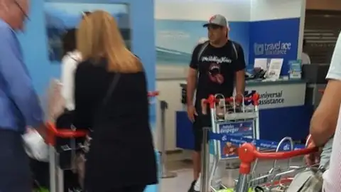 Maxi Mazzaro en el aeropuerto de Madrid antes de volver a Argentina Maxi Mazzaro en el aeropuerto de Madrid antes de volver a Argentina