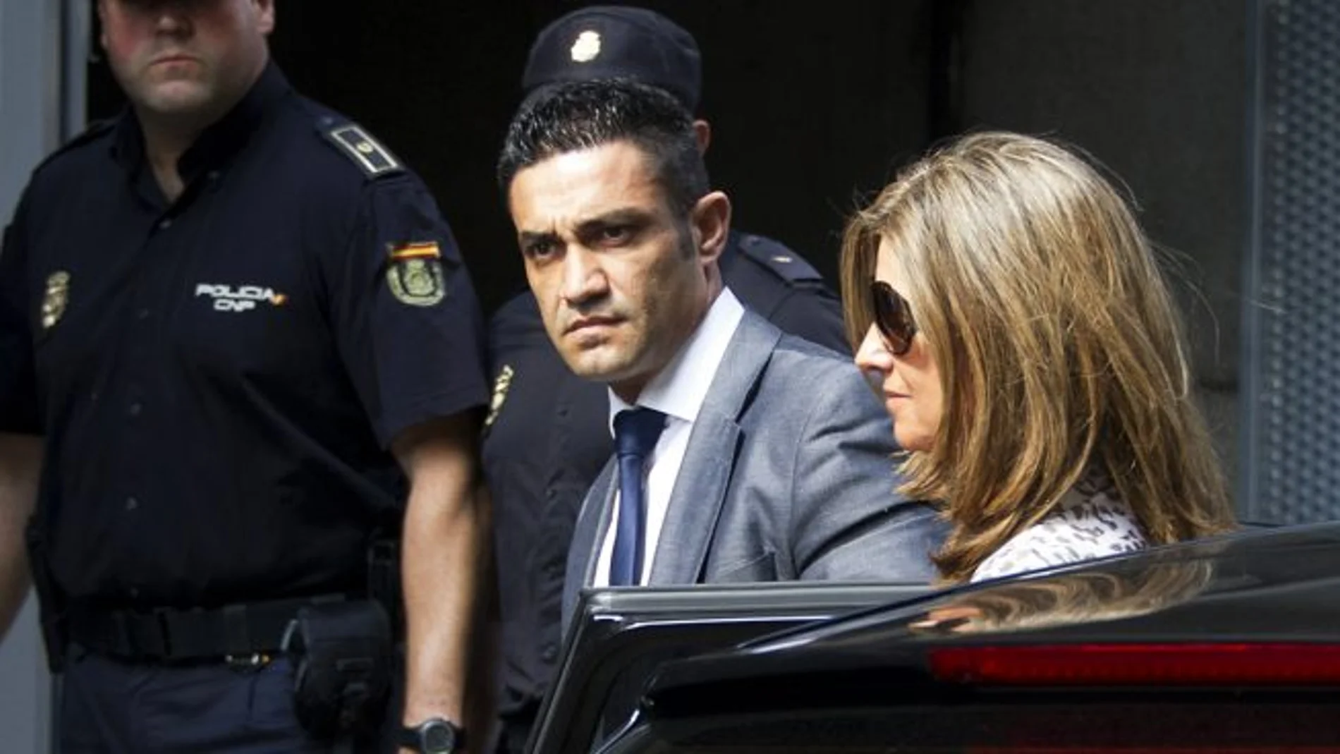 Sergio Ríos, el chofer de Bárcenas, junto a Rosalía Iglesias Sergio Ríos, el chofer de Bárcenas, junto a Rosalía Iglesias