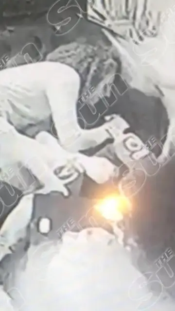 Algunos jugadores del Arsenal perdieron el conocimiento inhalando 'hippy crack' Algunos jugadores del Arsenal perdieron el conocimiento inhalando 'hippy crack'