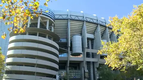 Temor entre los comerciantes por el River-Boca en el Estadio Santiago Bernabeu, en Madrid Temor entre los comerciantes por el River-Boca en el Estadio Santiago Bernabeu, en Madrid