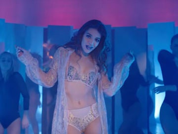 Ana Guerra en el videoclip de 'Bajito'