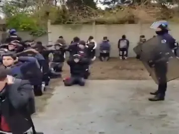 El Gobierno francés teme la presencia de armas en las protestas del sábado de los 'chalecos amarillos' El Gobierno francés teme la presencia de armas en las protestas del sábado de los 'chalecos amarillos'