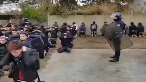 El Gobierno francés teme la presencia de armas en las protestas del sábado de los 'chalecos amarillos' El Gobierno francés teme la presencia de armas en las protestas del sábado de los 'chalecos amarillos'