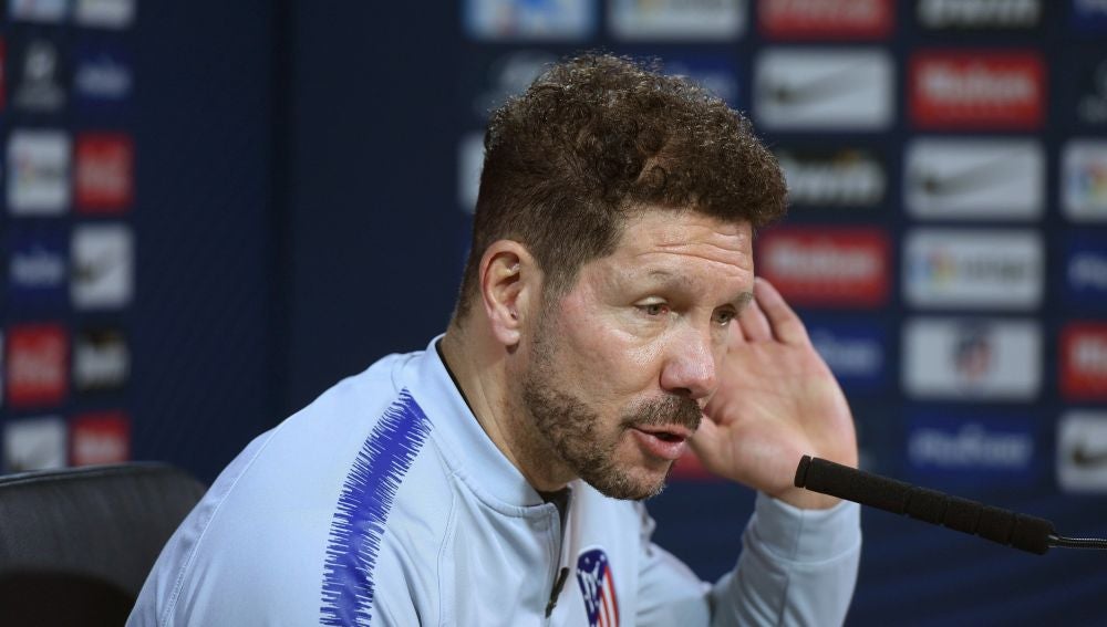 Simeone comparece ante los medios