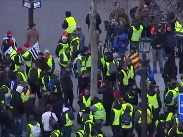 Arrestan a 177 personas en París para impedir actos violentos en las protestas de los 'chalecos amarillos 'de este sábado Arrestan a 177 personas en París para impedir actos violentos en las protestas de los 'chalecos amarillos 'de este sábado