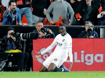 Diakhaby celebra su tanto con el Valencia Diakhaby celebra su tanto con el Valencia