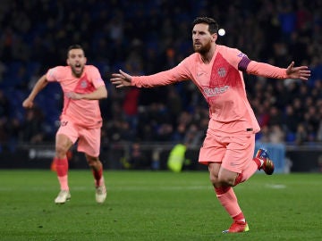 Leo Messi celebra su gol con el Barcelona