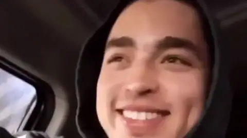 Momento del mensaje del boxeador mexicano Momento del mensaje del boxeador mexicano