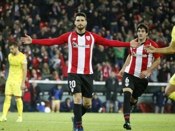 Aduriz celebra su gol contra el Girona