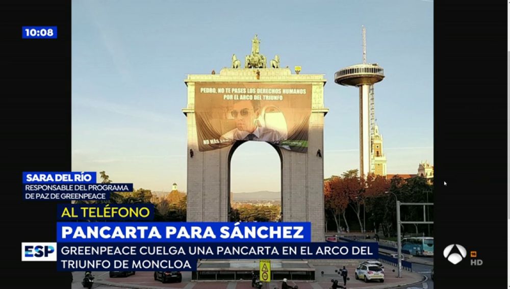 Greenpeace despliega una pancarta de SÃ¡nchez en el arco de Moncloa por la venta de armas a Arabia Saudi